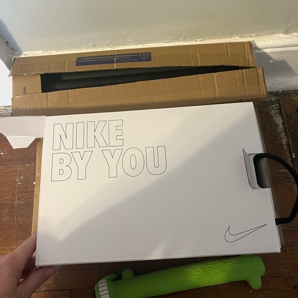 Nike React 4 trail running shoes. * new with Tags* - Picture 4 of 7